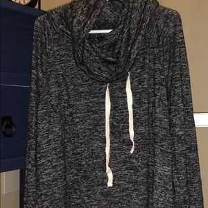 black knitted long sleeve tee.